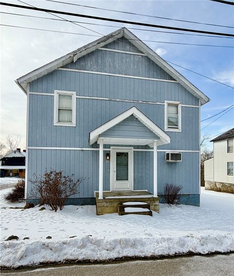 Photo of 160-162 Main St, Allison, PA 15413 (MLS # 1740072)