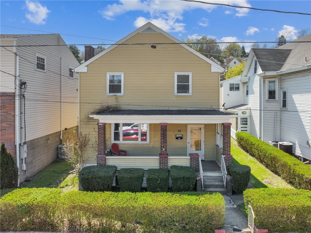 Photo 1 of 26 — 823 FALLOWFIELD AVE, Charleroi Boro, PA 15022