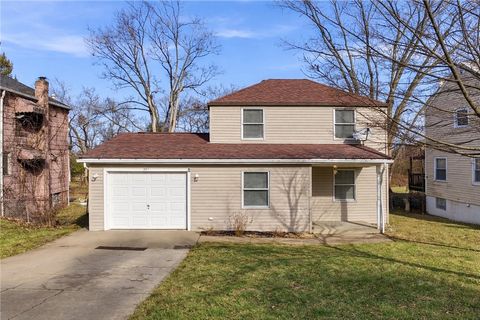 Photo of 571 Independence Dr, Clairton, PA 15025 (MLS # 1748121)