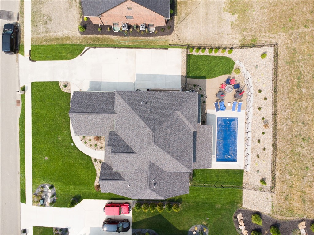 1041 Skyline Dr