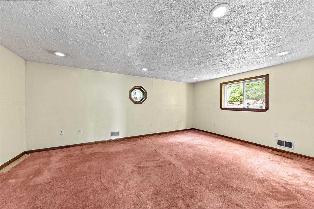 Bullskin Twp, Pennsylvania 15469, United States, 3 Bedrooms Bedrooms, ,1 BathroomBathrooms,Residential,Active,184504