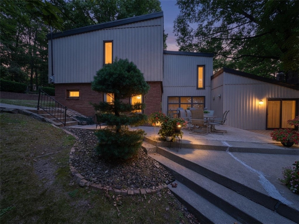 239 Frazier Lake Dr