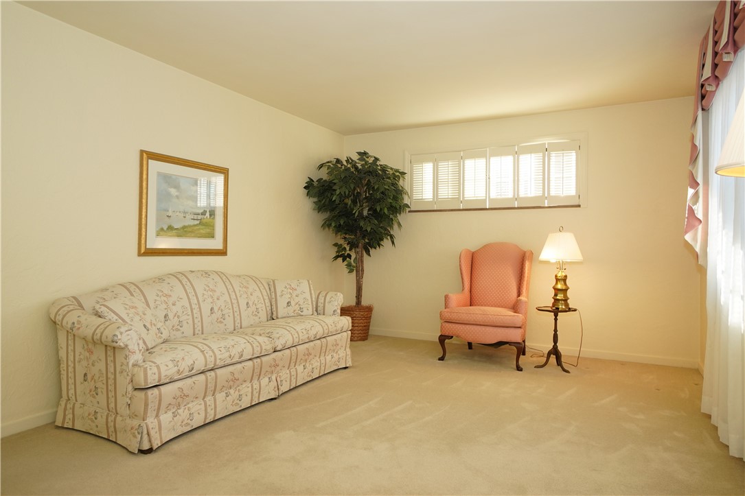 Castle Shannon, Pennsylvania 15234, United States, 3 Bedrooms Bedrooms, ,3 BathroomsBathrooms,Residential,Active,93849