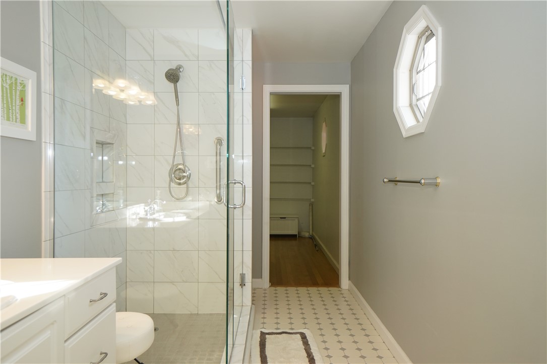 Castle Shannon, Pennsylvania 15234, United States, 3 Bedrooms Bedrooms, ,3 BathroomsBathrooms,Residential,Active,93849