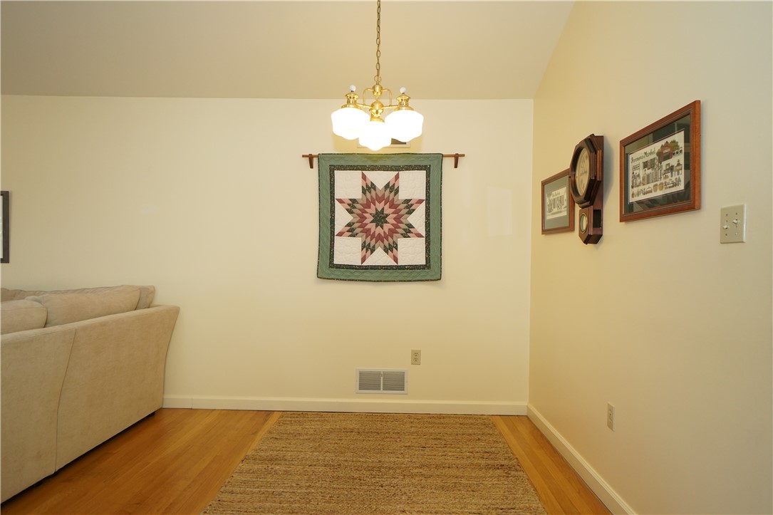 Castle Shannon, Pennsylvania 15234, United States, 3 Bedrooms Bedrooms, ,3 BathroomsBathrooms,Residential,Active,93849