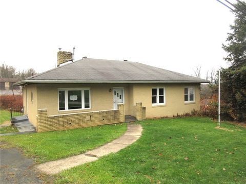 Photo of 1684 E Maiden St, Washington, PA 15301 (MLS # 1737233)