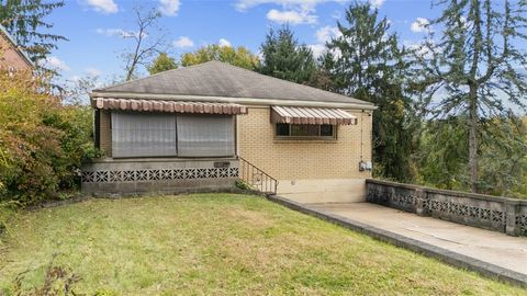 Photo of 1861 Kiralfy Ave, Pittsburgh, PA 15216 (MLS # 1727161)