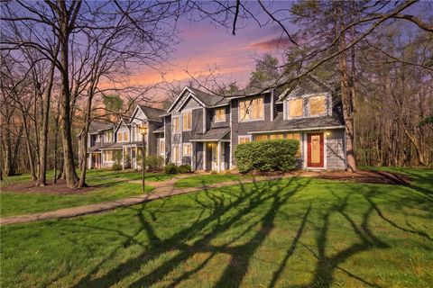 Photo of 1627 Snowfield Way, Hidden Valley, PA 15502 (MLS # 1752066)