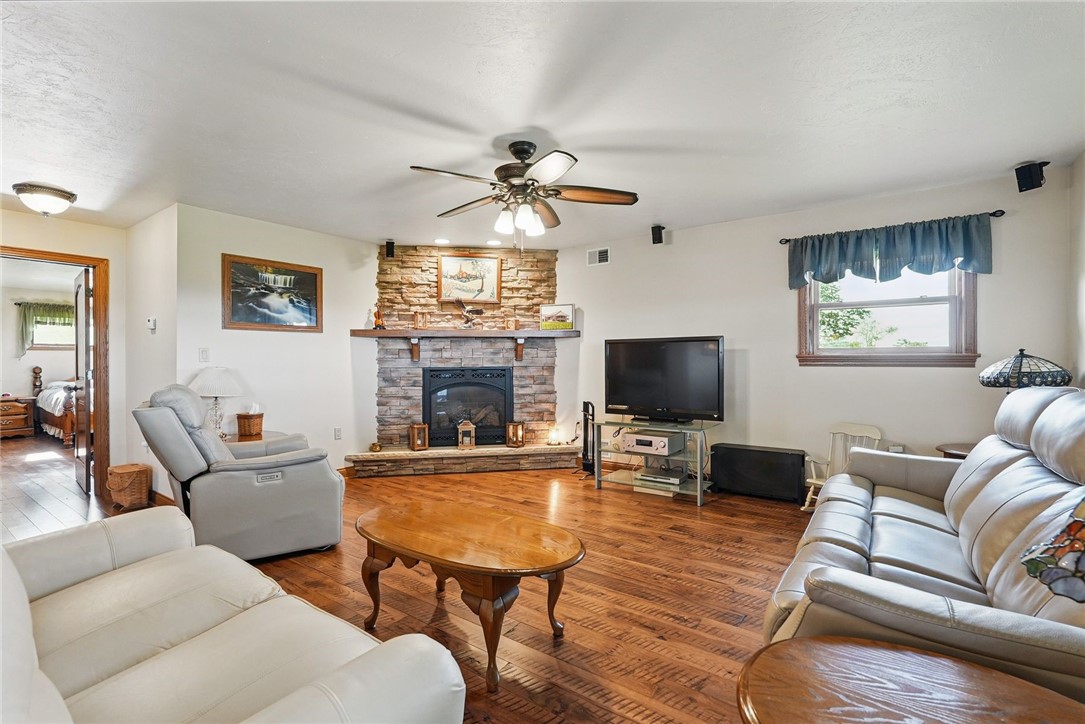 390 Wilson Road Rd, California, Pennsylvania image 16