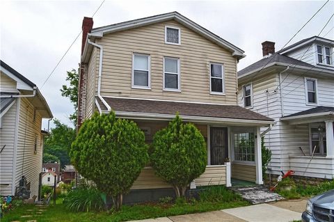Photo of 480 Fayette St, Washington, PA 15301 (MLS # 1749170)