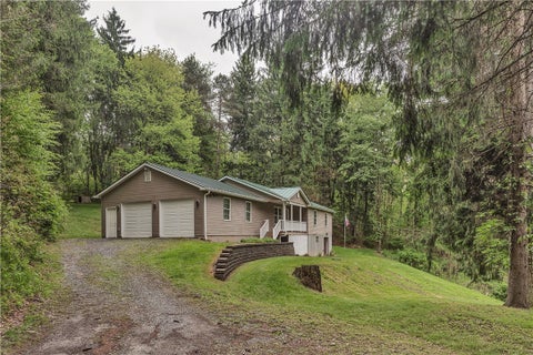 Homes For Sale - 164 Crooks School Road Rd<br/> Beaver County, Hanover, PA 15026
