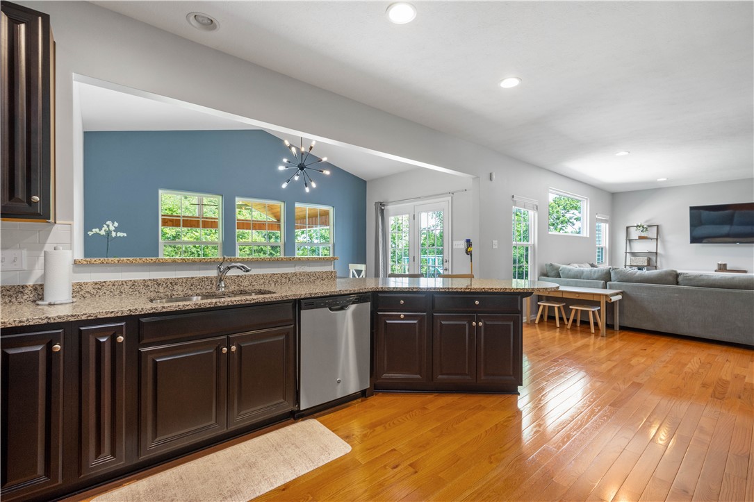 Collier Twp, Pennsylvania 15106, United States, 4 Bedrooms Bedrooms, ,4 BathroomsBathrooms,Residential,Contingent,153518