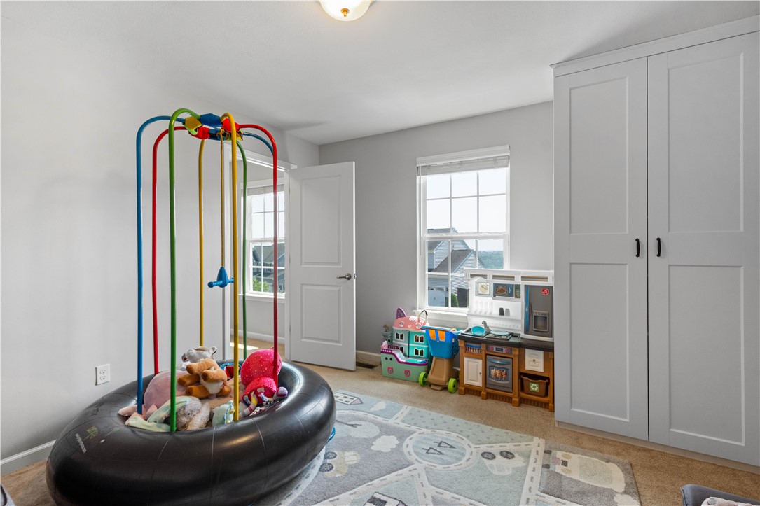 Collier Twp, Pennsylvania 15106, United States, 4 Bedrooms Bedrooms, ,4 BathroomsBathrooms,Residential,Contingent,153518