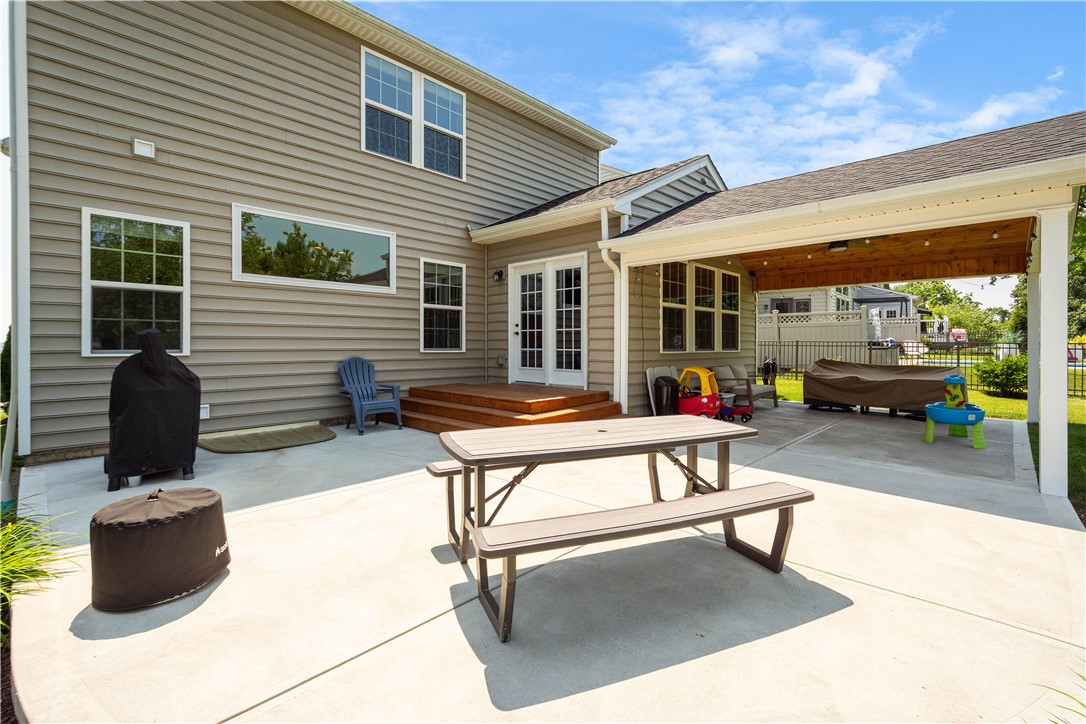 Collier Twp, Pennsylvania 15106, United States, 4 Bedrooms Bedrooms, ,4 BathroomsBathrooms,Residential,Contingent,153518