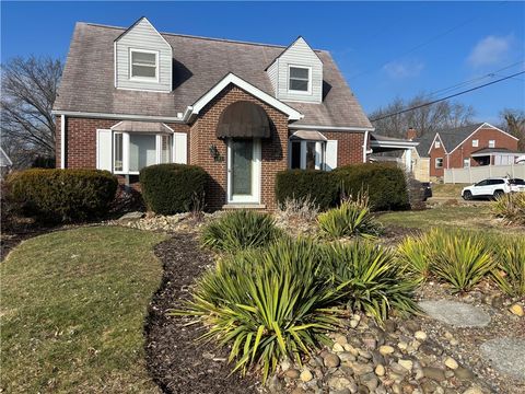 Photo of 595 Maple Ave, Springdale, PA 15144 (MLS # 1741519)