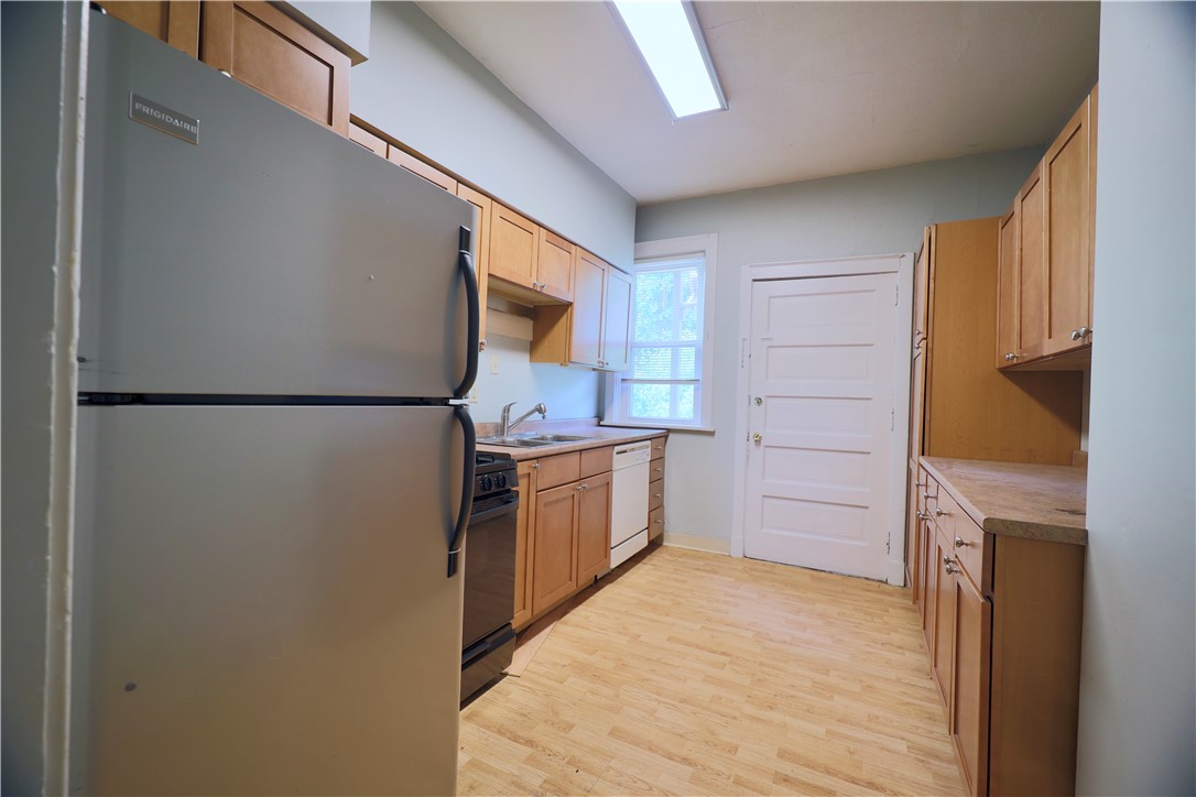 Squirrel Hill, Pennsylvania 15217, United States, 2 Bedrooms Bedrooms, ,1 BathroomBathrooms,Residential,Active,6919