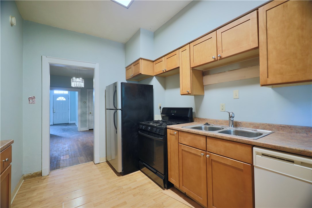 Squirrel Hill, Pennsylvania 15217, United States, 2 Bedrooms Bedrooms, ,1 BathroomBathrooms,Residential,Active,6919