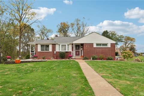 Photo of 158 Maple St, Rochester, PA 15074 (MLS # 1726517)