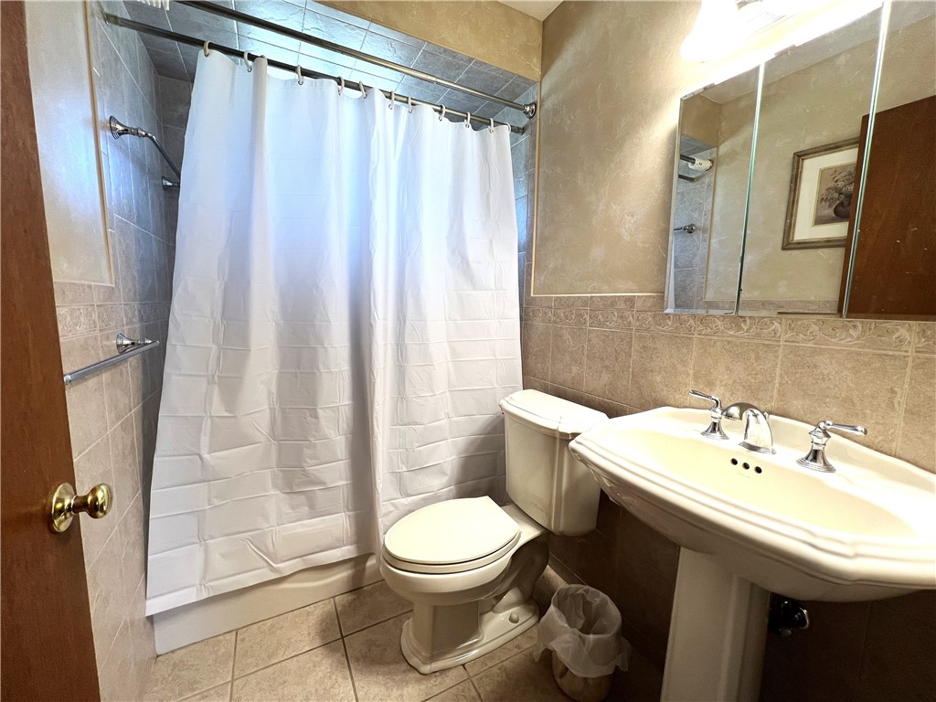 Pleasant Hills, Pennsylvania 15236, United States, 3 Bedrooms Bedrooms, ,1 BathroomBathrooms,Residential,Active,197992