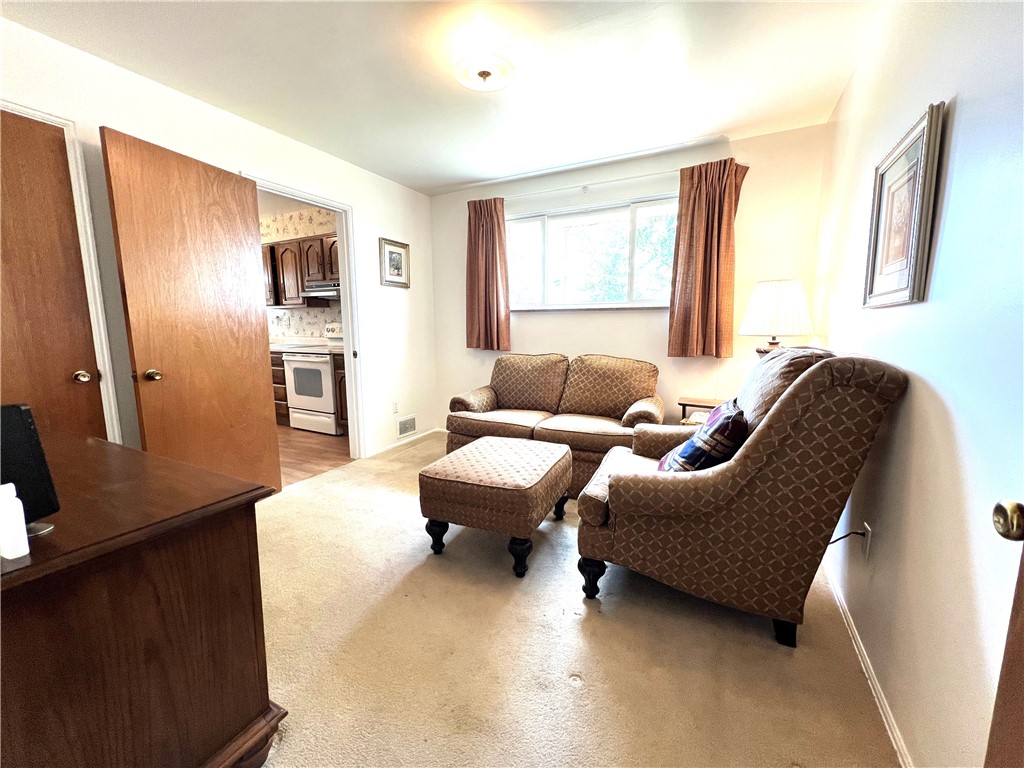 Pleasant Hills, Pennsylvania 15236, United States, 3 Bedrooms Bedrooms, ,1 BathroomBathrooms,Residential,Active,197992