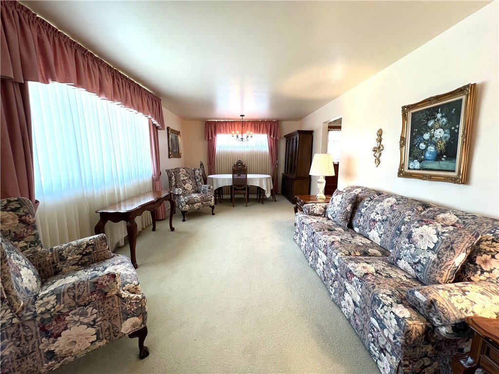 Pleasant Hills, Pennsylvania 15236, United States, 3 Bedrooms Bedrooms, ,1 BathroomBathrooms,Residential,Active,197992