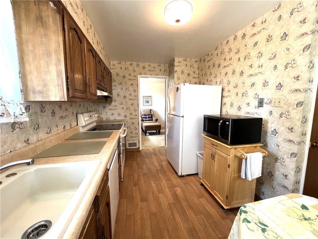 Pleasant Hills, Pennsylvania 15236, United States, 3 Bedrooms Bedrooms, ,1 BathroomBathrooms,Residential,Active,197992