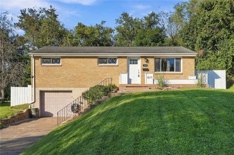 Homes For Sale - 829 Cottonwood Dr<br/> Monroeville, PA 15146