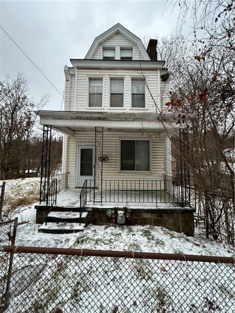 Photo of 1055 Blackadore St, Pittsburgh, PA 15221 (MLS # 1736780)