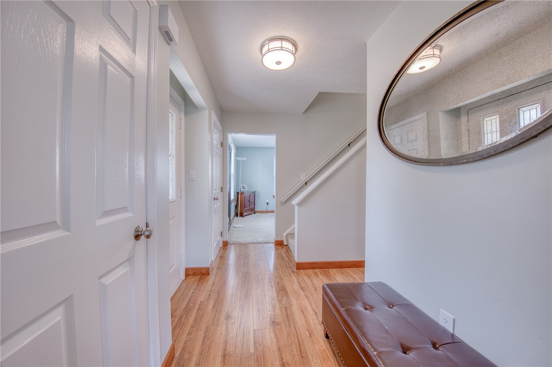 102 Bayberry Ln