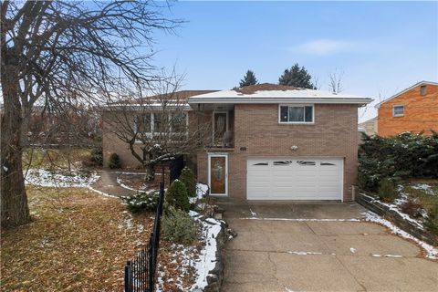 Photo of 2207 Altaview Ave, Pittsburgh, PA 15226 (MLS # 1733234)