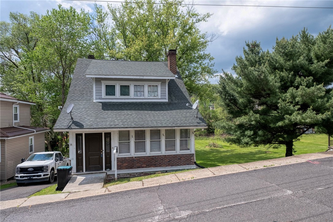 Photo 1 of 33 — 68 Center Ave, Burgettstown Boro, PA 15021