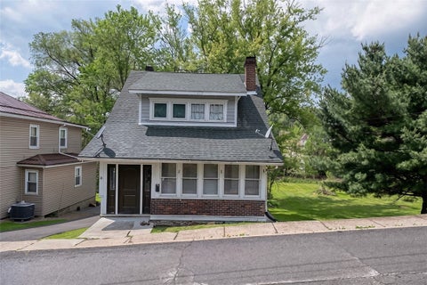 Homes For Sale - 68 Center Ave Ave<br/> Burgettstown Boro, PA 15021