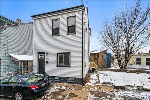 Photo of 309 N Mathilda St, Pittsburgh, PA 15224 (MLS # 1733396)
