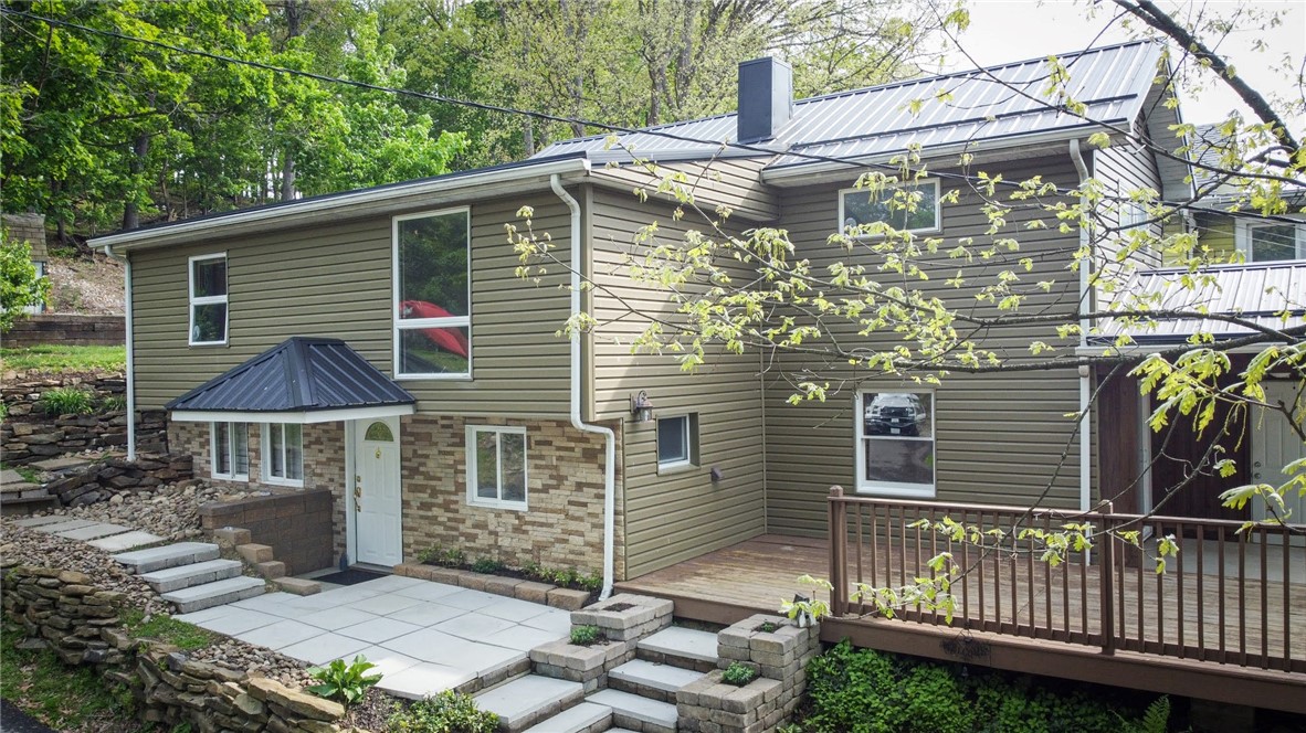 Photo 1 of 38 — 159 Washington St, Freeport Boro, PA 16229