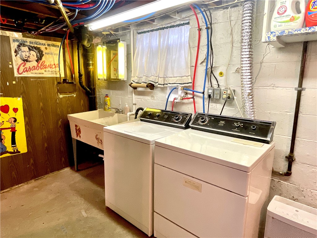 N Versailles, Pennsylvania 15137, United States, 4 Bedrooms Bedrooms, ,2 BathroomsBathrooms,Residential,Active,93481