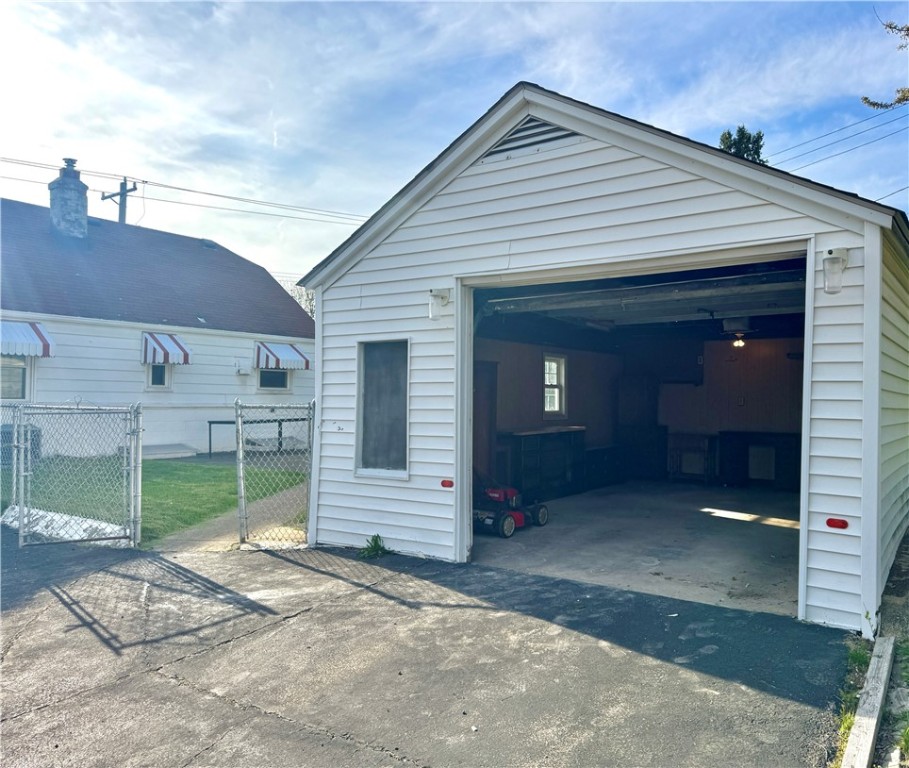 N Versailles, Pennsylvania 15137, United States, 4 Bedrooms Bedrooms, ,2 BathroomsBathrooms,Residential,Active,93481