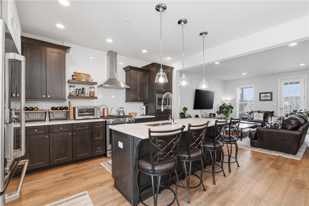 318 Harlequin St