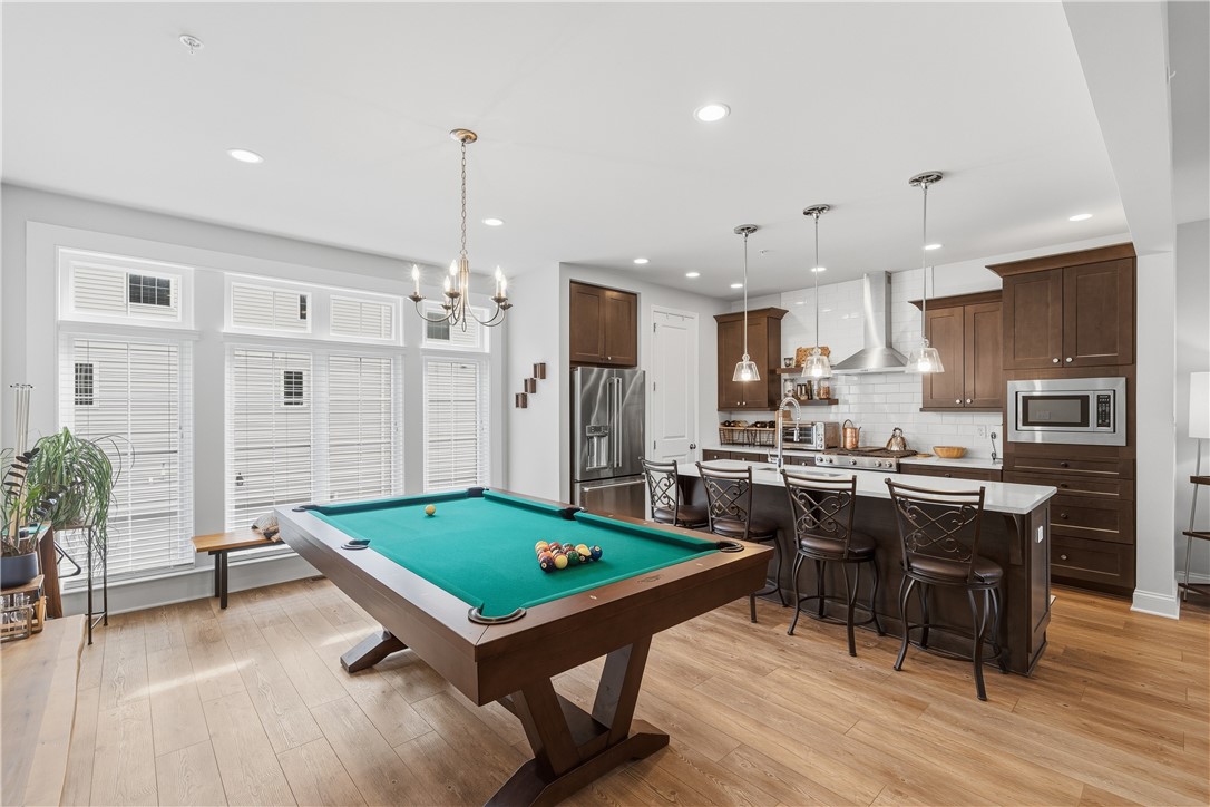318 Harlequin St