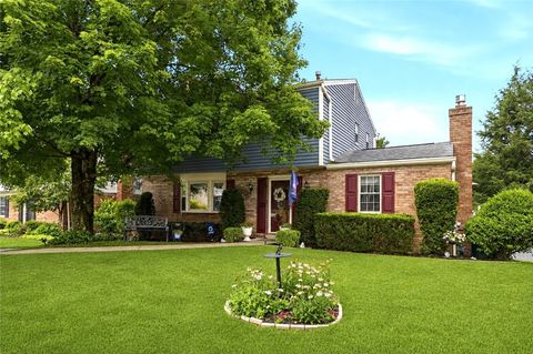 Photo of 118 Brookmeade Dr, Pittsburgh, PA 15237 (MLS # 1764109)