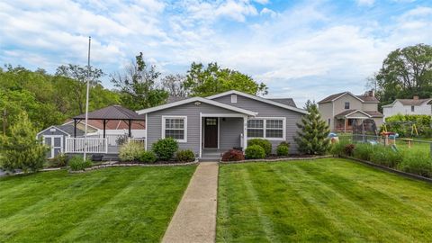 13 Chestnut St South Fayette PA 15082