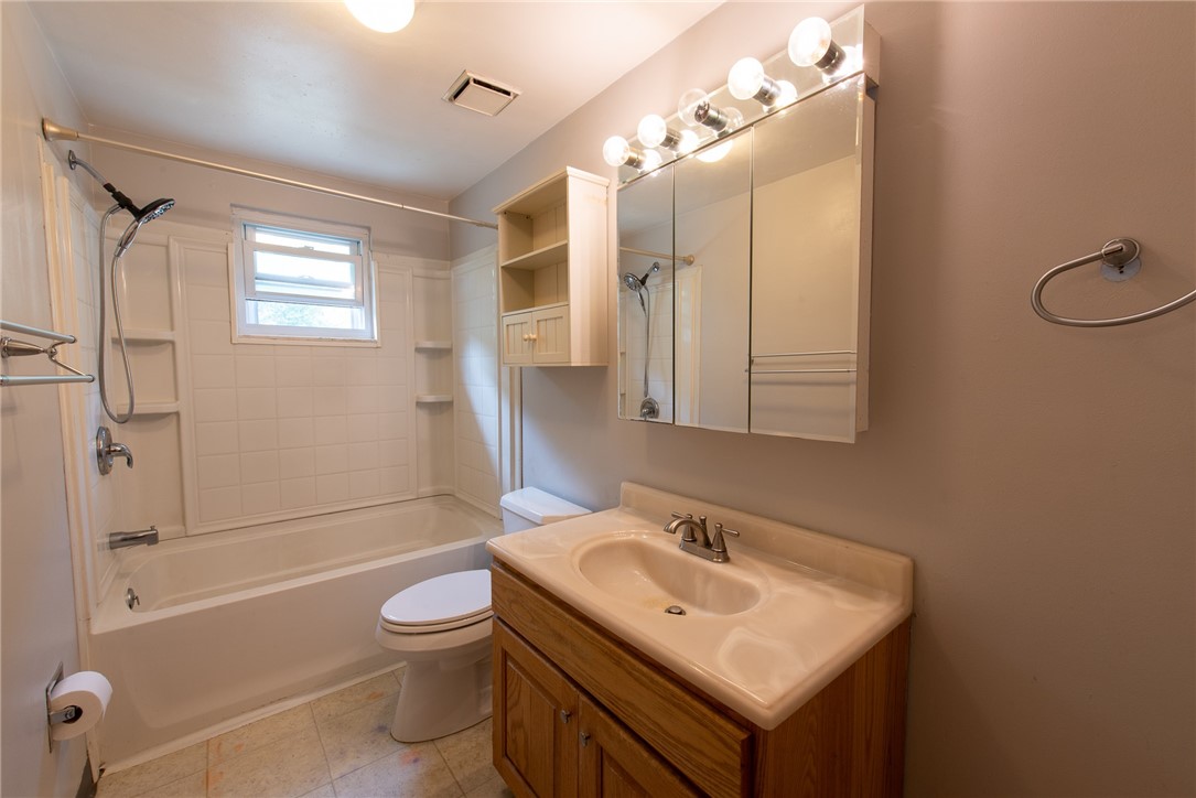 Penn Hills, Pennsylvania 15235, United States, 3 Bedrooms Bedrooms, ,2 BathroomsBathrooms,Residential,Pending,46963