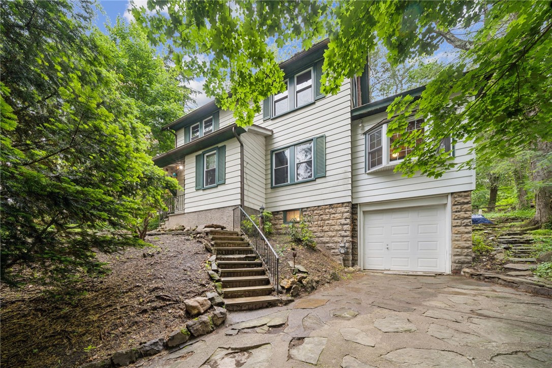 339 Good St