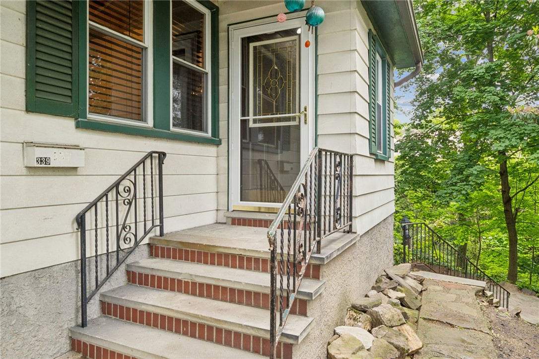 339 Good St