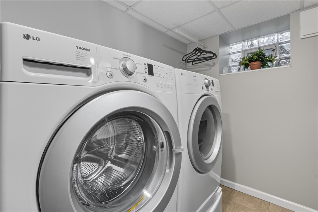 Brentwood, Pennsylvania 15227, United States, 3 Bedrooms Bedrooms, ,2 BathroomsBathrooms,Residential,Active,221697