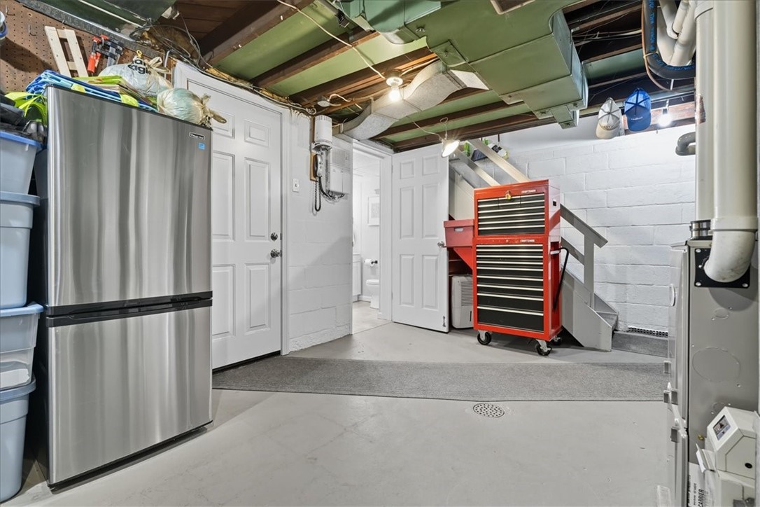 Brentwood, Pennsylvania 15227, United States, 3 Bedrooms Bedrooms, ,2 BathroomsBathrooms,Residential,Active,221697