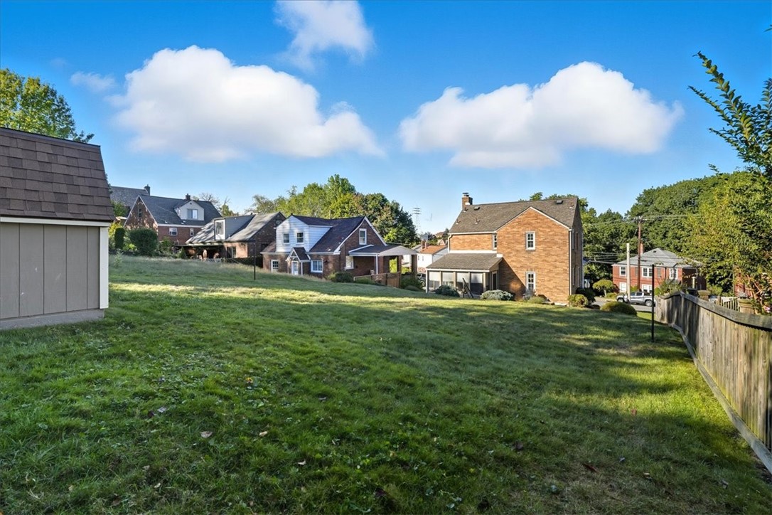 Brentwood, Pennsylvania 15227, United States, 3 Bedrooms Bedrooms, ,2 BathroomsBathrooms,Residential,Active,221697