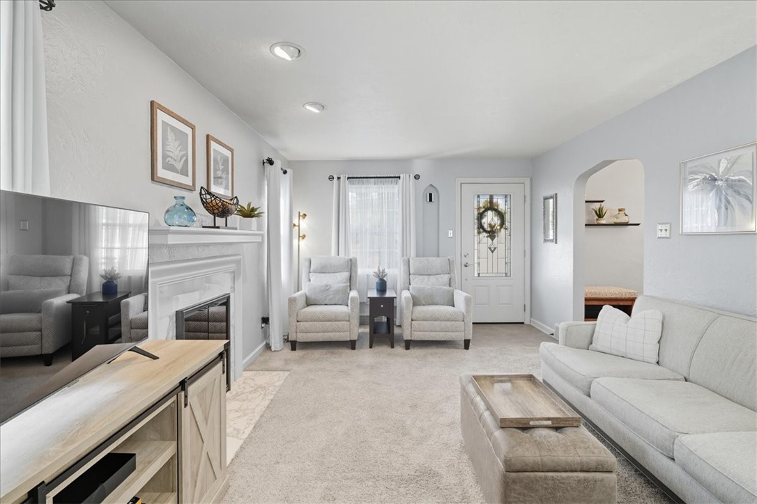 Brentwood, Pennsylvania 15227, United States, 3 Bedrooms Bedrooms, ,2 BathroomsBathrooms,Residential,Active,221697