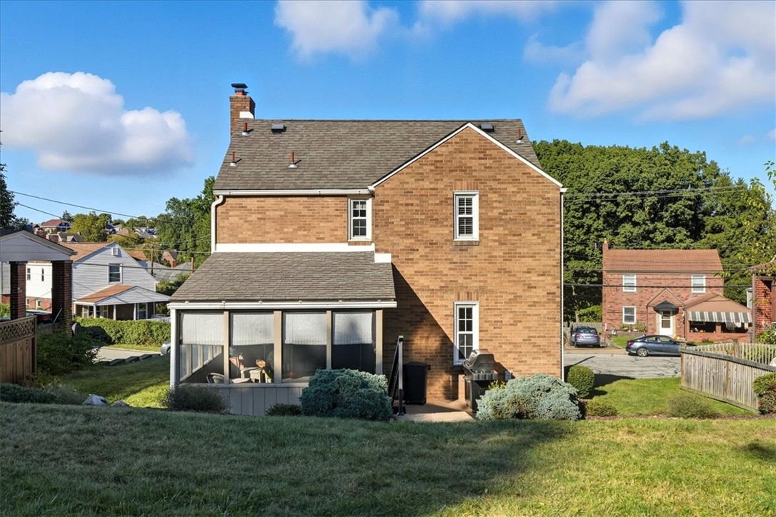 Brentwood, Pennsylvania 15227, United States, 3 Bedrooms Bedrooms, ,2 BathroomsBathrooms,Residential,Active,221697