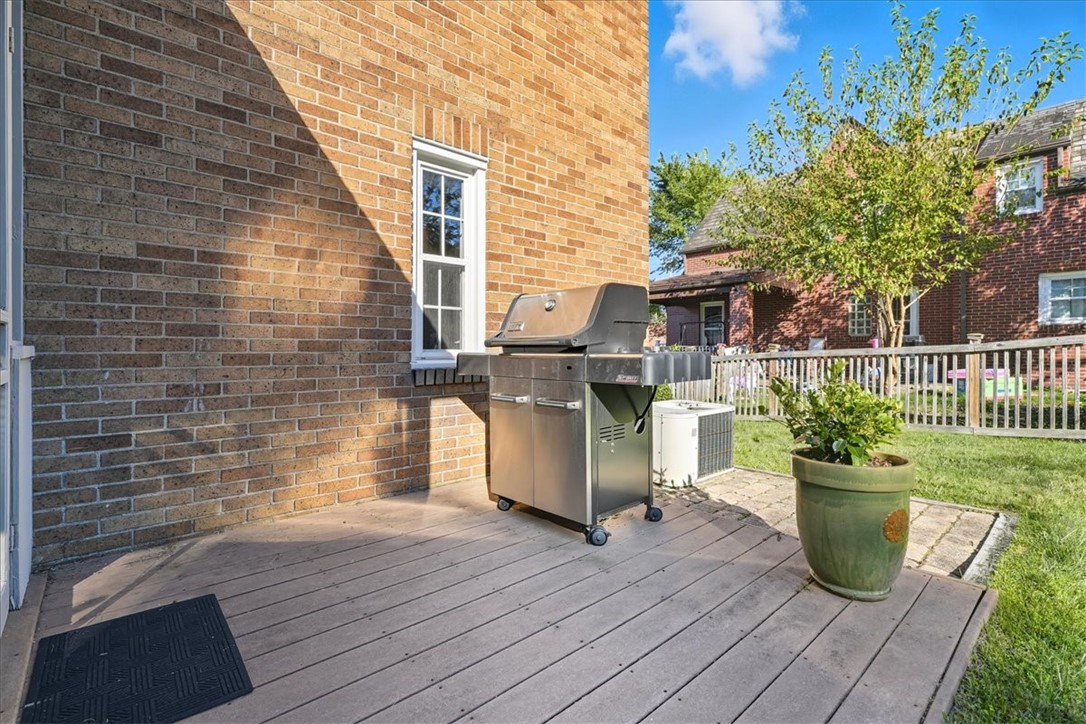 Brentwood, Pennsylvania 15227, United States, 3 Bedrooms Bedrooms, ,2 BathroomsBathrooms,Residential,Active,221697