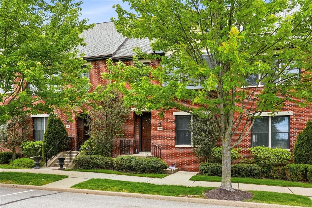 208 Linehan Pl